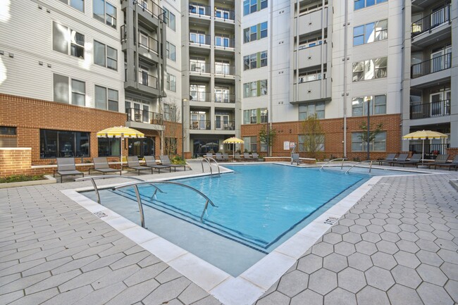 Link Apartments® Calyx