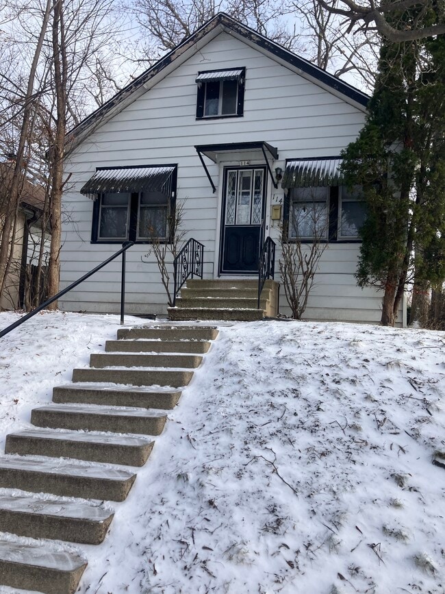 Building Photo - 114 N 79th St