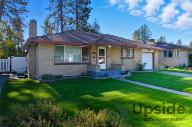 Photo - 227 W Franklin Ct