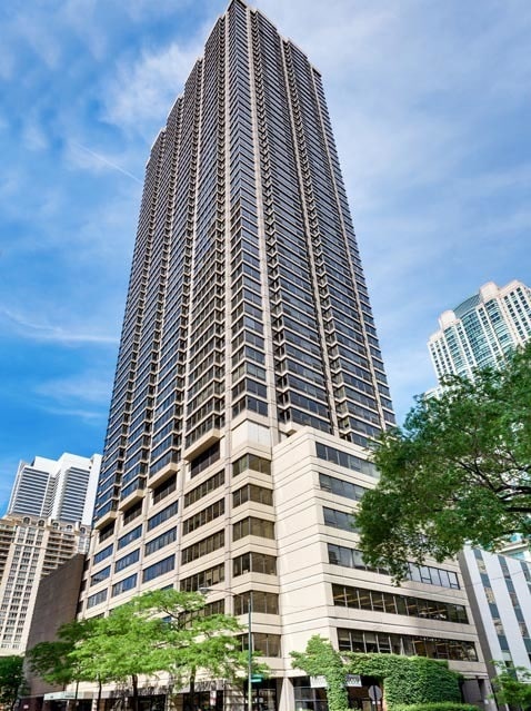 Building Photo - 30 E Huron St Unit 3108
