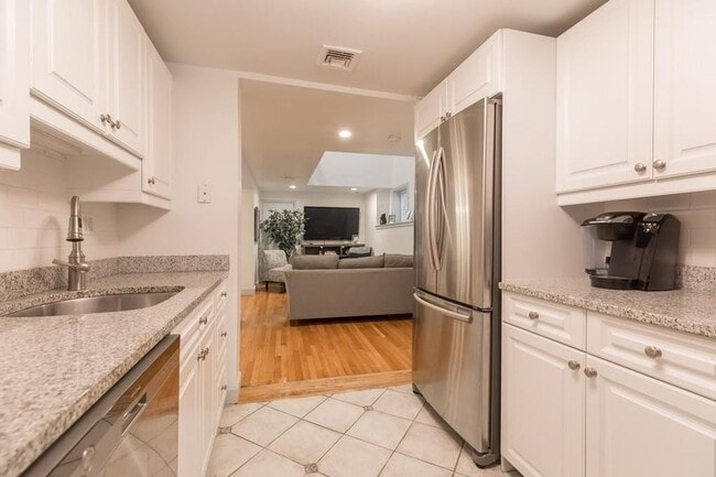 Photo - 47 Irving St Unit B