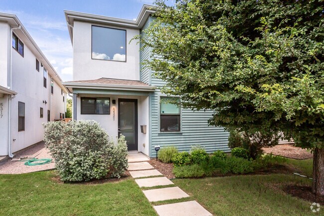Building Photo - 4 Bedroom, 3 Bath Home in Glencoe Terrace!