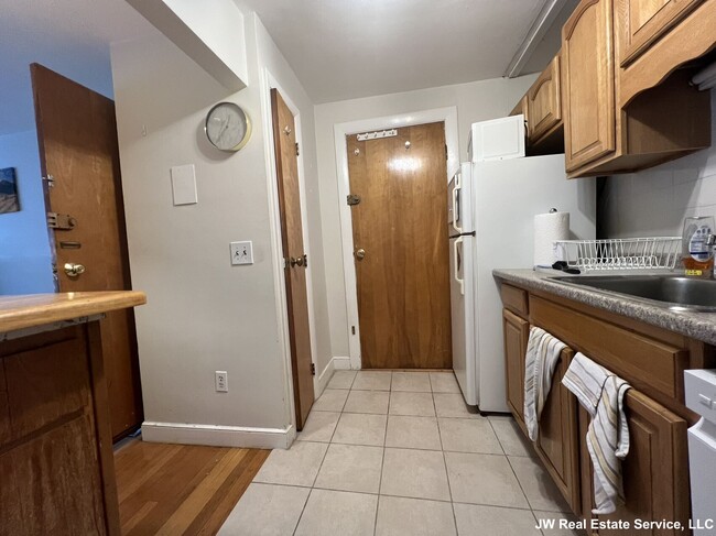 Photo - 11 Commonwealth Ct Unit 11