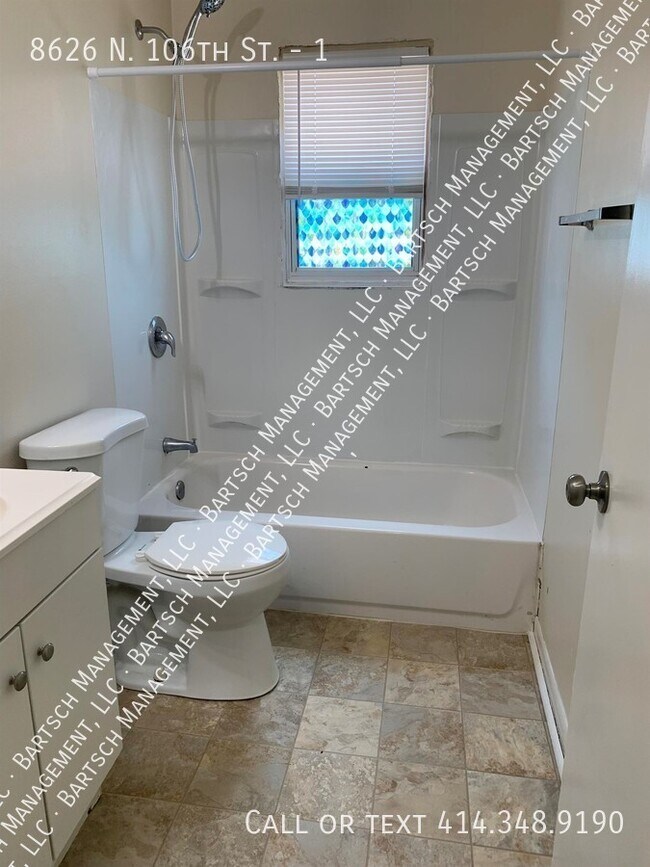 Photo - 8626 N 106th St Unidad 1