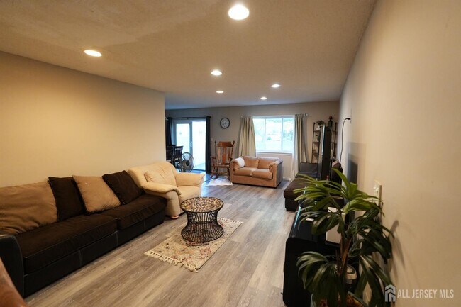 Photo - 151 Tennyson Dr