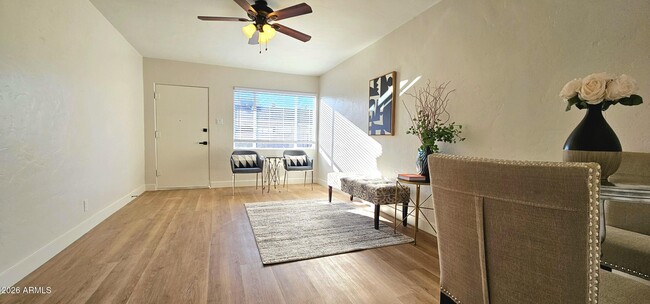 Photo - 1308 W Whitton Ave Unidad 2