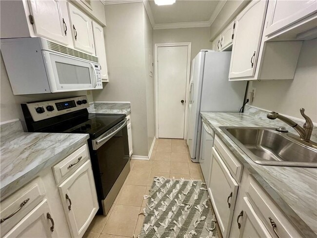 6040 Grelot Rd Unit 110