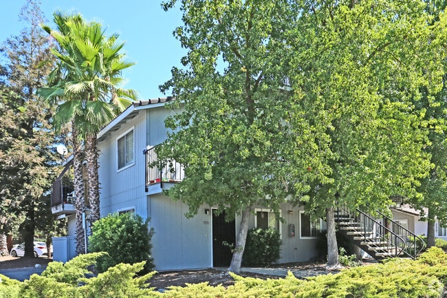 Photo - Chablis Apartments