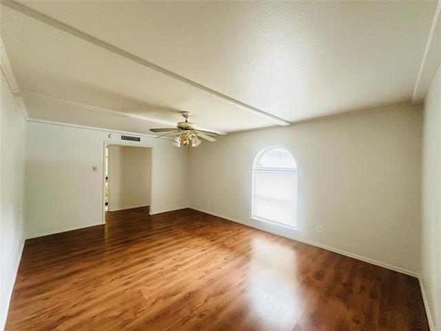 Photo - 1814 Woodbury