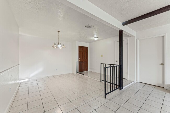 Photo - 711 Whippoorwill Dr