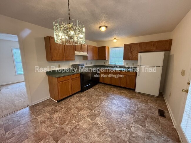 Photo - 1805 Cody Ave