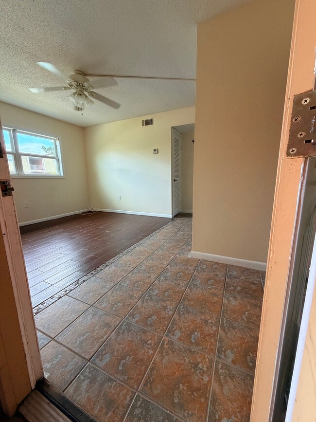 Photo - 13214 Bunn Cir Unidad 5
