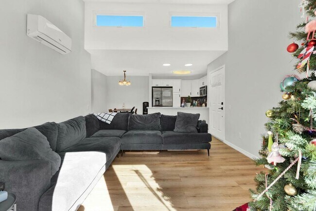 Photo - 5252 Balboa Arms Dr Unidad 5252