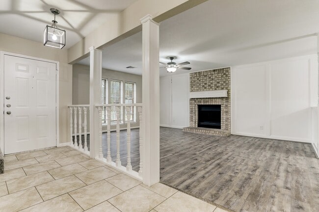 Photo - 427 Merriweather St