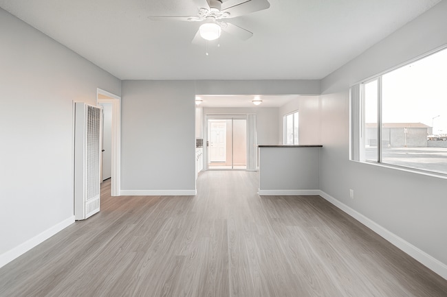 Riverside Ave Apts