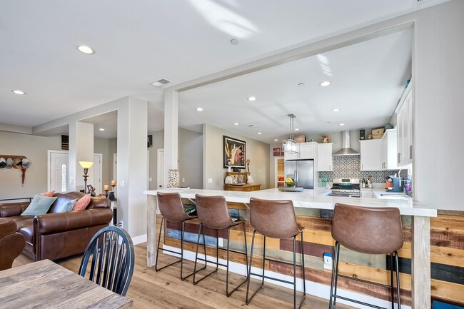 Photo - 4bed/3bath Upgraded home in Oceanside~ Arroyo