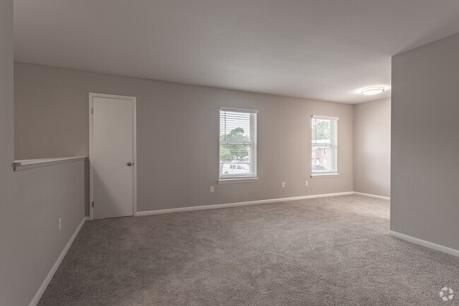2BR,1.5BA,875SF