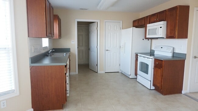 Photo - 197 Bennington Dr