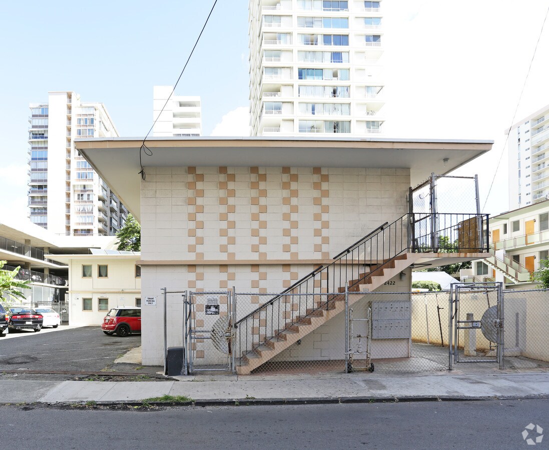 Photo - 2422 Cleghorn St