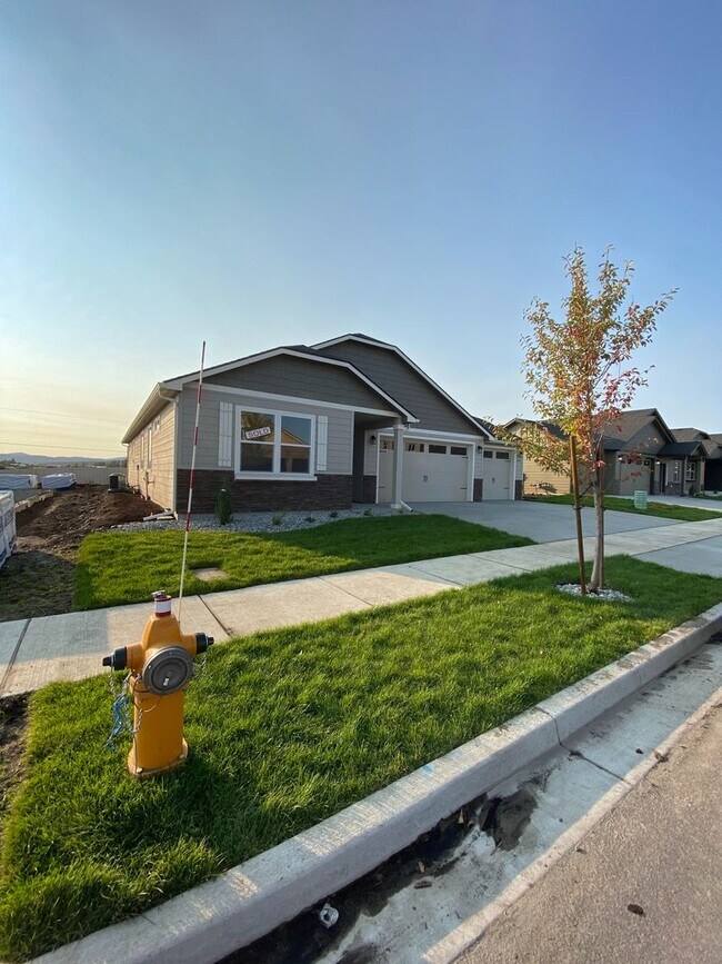 Photo - SINGLE FAMILY RANCHER ON ARROW LEAF (APP#146)