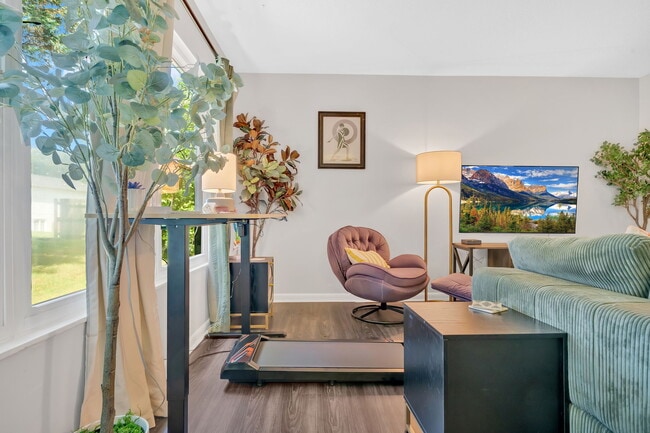 Photo - 7540 Chatham Cir