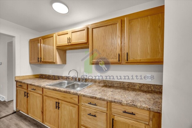 Photo - Spacious 4 Bedroom- Whole Home!