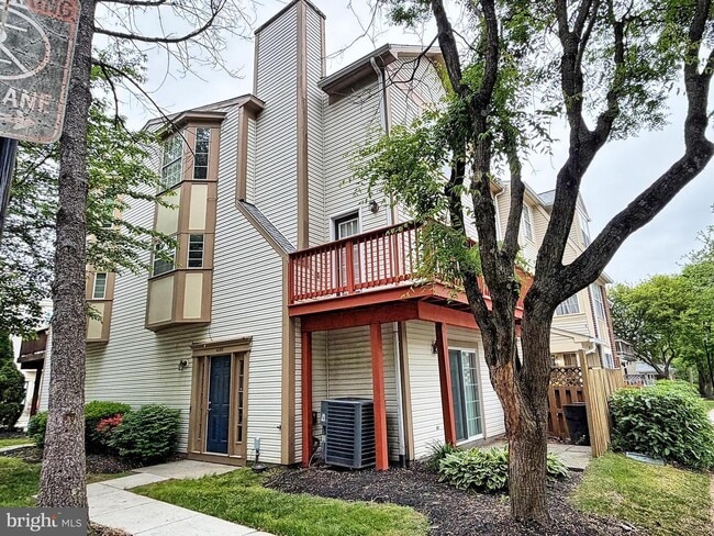 Building Photo - 4100 Hunters Hill Cir