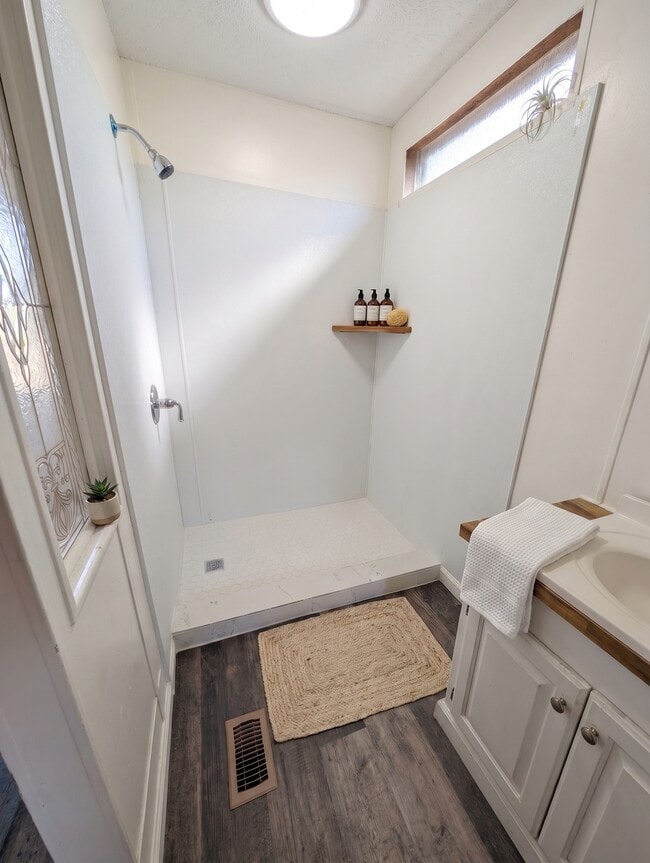 13 Wisteria Dr