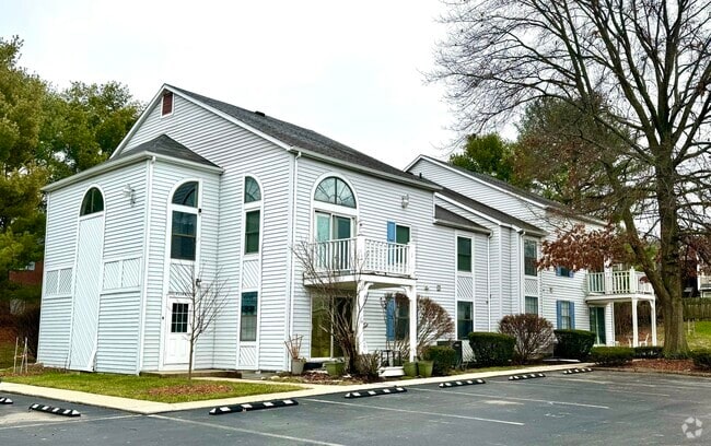 Building Photo - 404 Bainbridge Ct Unit E3 Rental