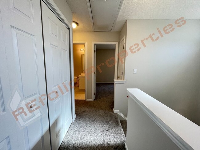 Photo - Charming 3-Bedroom Cul-de-Sac Home with Sc...