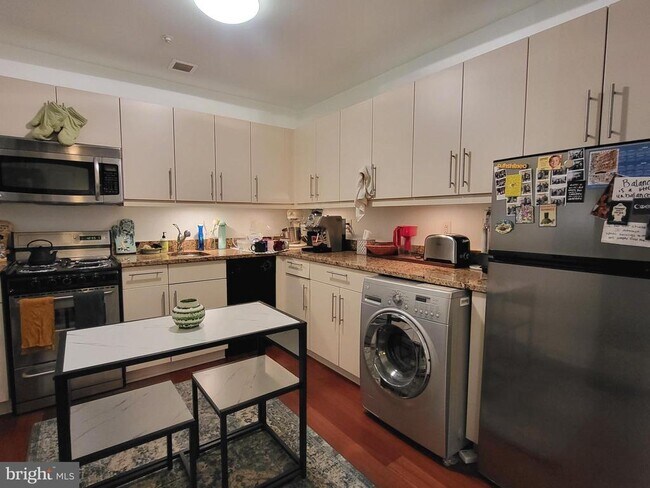 Photo - 219 S 18th St Unit 524