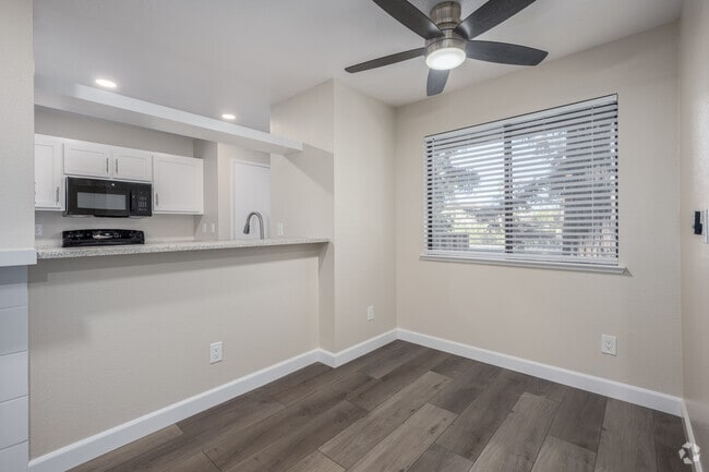 1BR, 1BA - 700SF - Dining Room