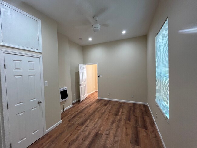 Photo - 7465-7467Garfi Unit 7467