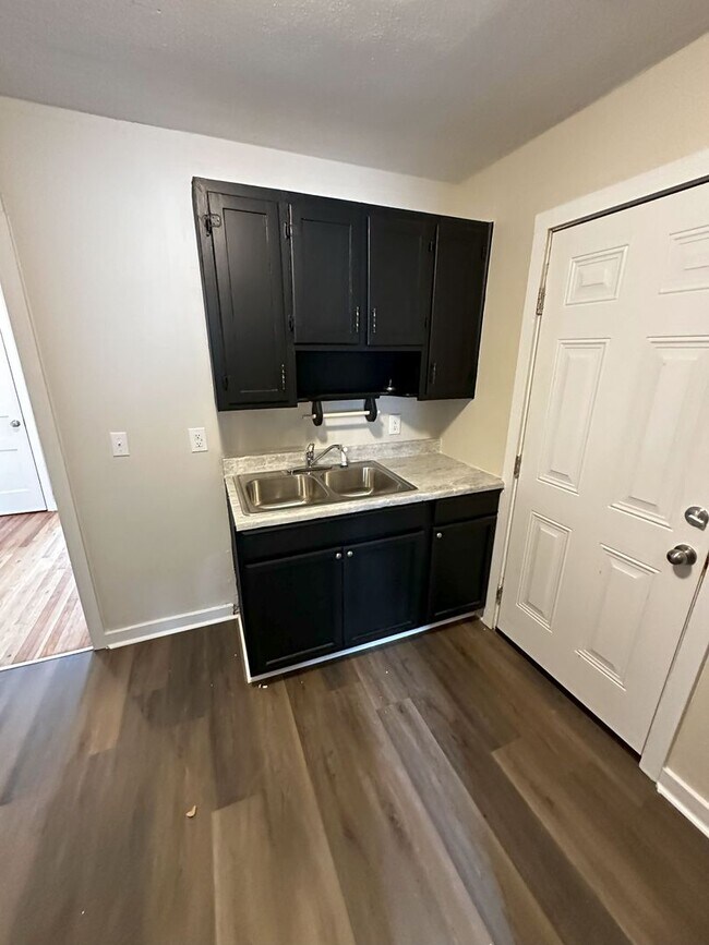 Photo - For Rent: Newly Remodeled 3 Bedroom / 1 Ba...