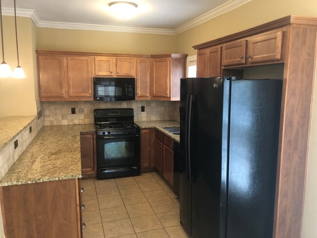 Kitchen - 3947 River Pointe Ln Unit 3947