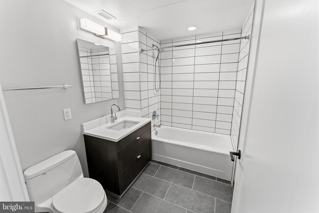 Photo - 1300 4th St SE Unit 902