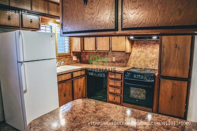 Photo - 3303 79th St