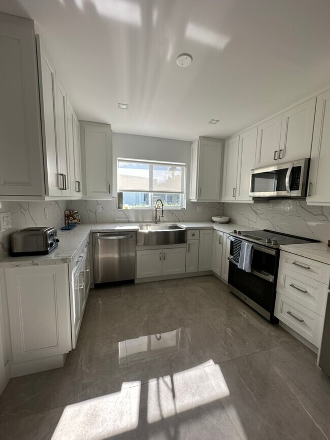 Photo - 1511 Robbia Ave