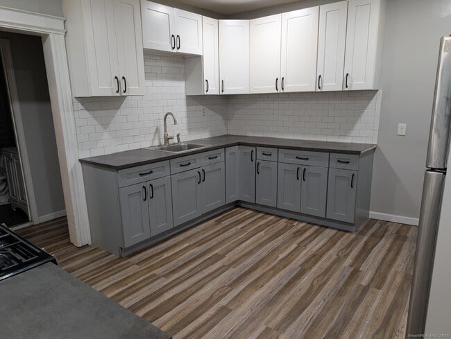 Building Photo - 3788 Main St Unit 2nd floor