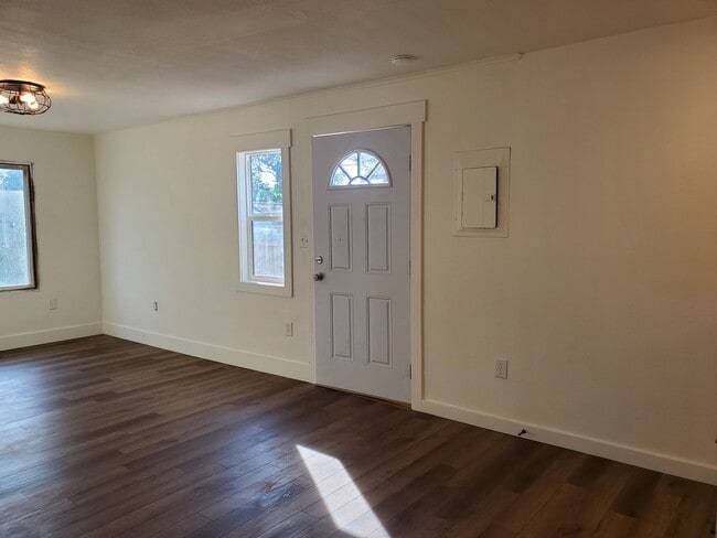 Building Photo - Everything Is Brand New!