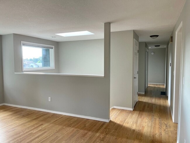 Photo - SPACIOUS 4 Bed/3 Full Bath Home in West Linn