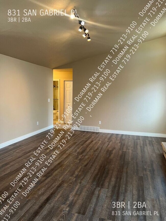 Photo - 831 San Gabriel Pl