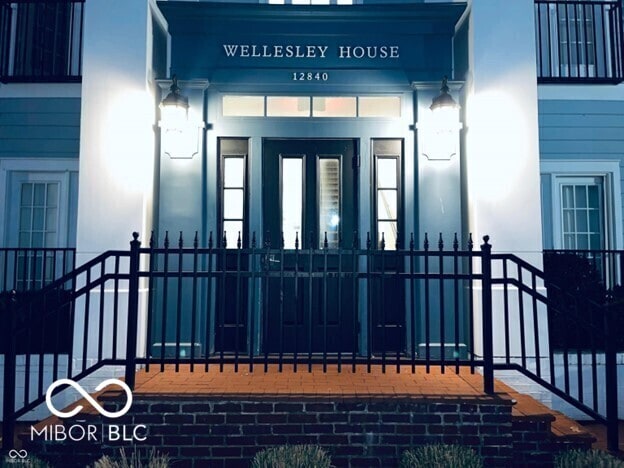 Building Photo - 12840 University Crescent Unit 3B