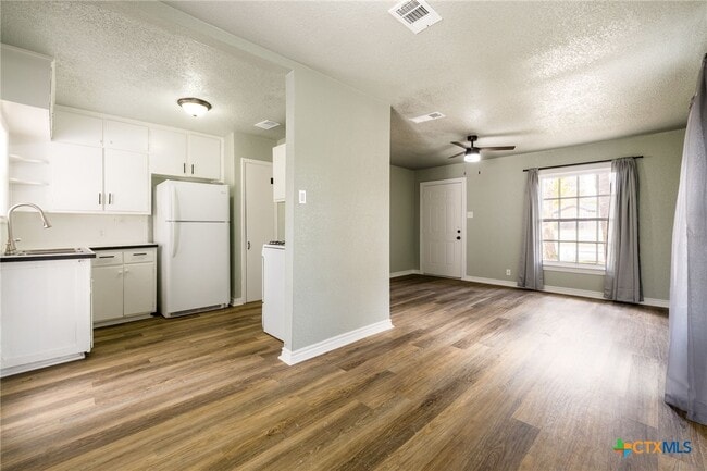 Photo - 1108 Stewart St