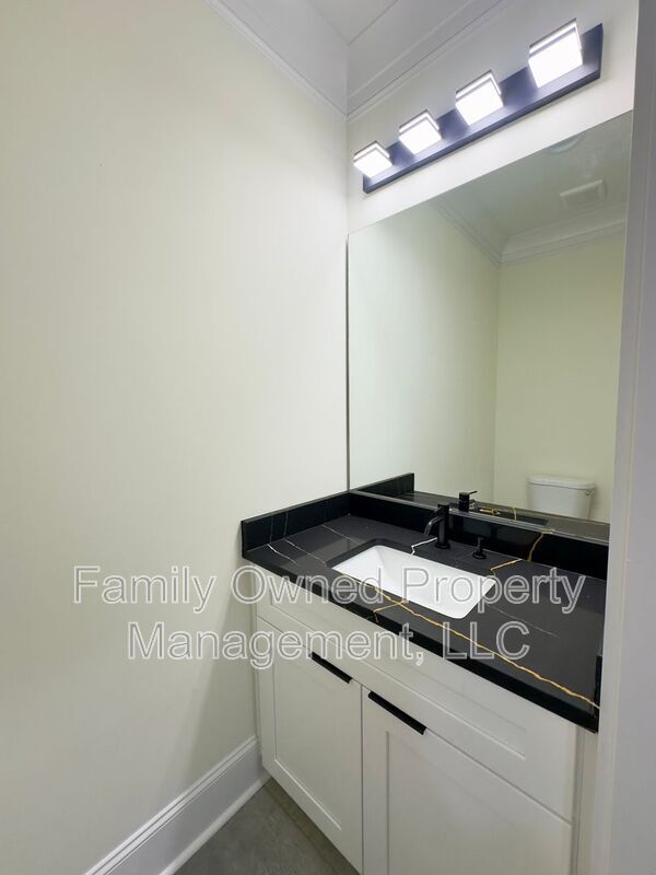 Photo - 2245 Fillmore St