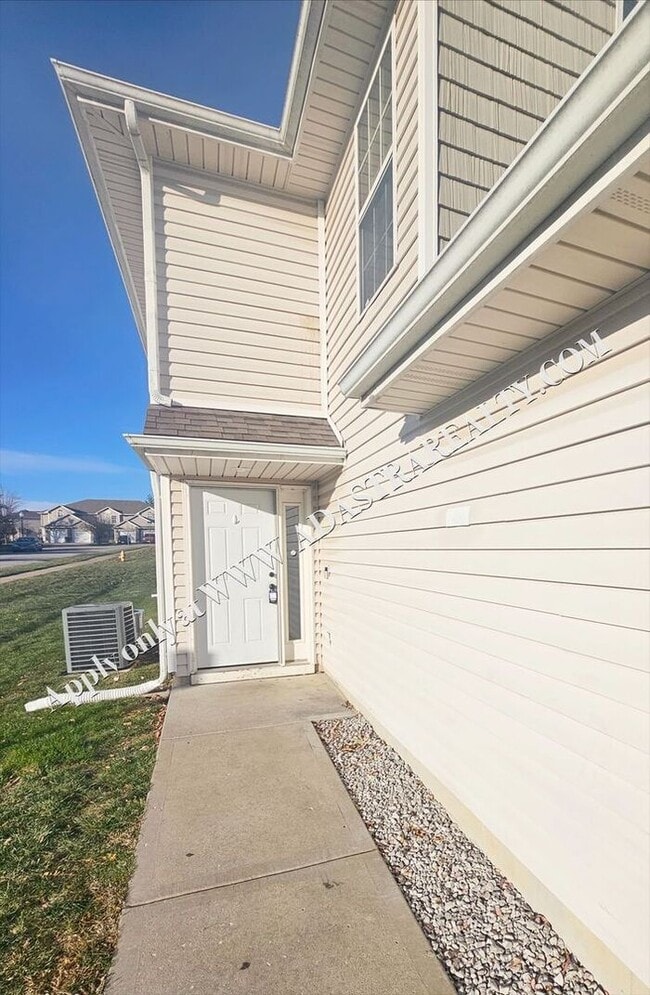 Photo - Beautiful Townhome in Blue Springs-Available in FEBRUARY!!