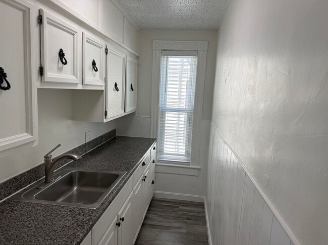 Photo - 201 Cartier St Unit 2