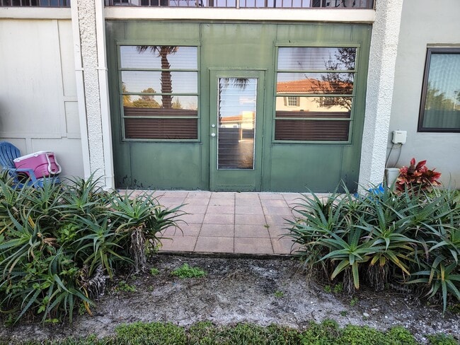 Building Photo - 4100 Tivoli Ct Unit 104