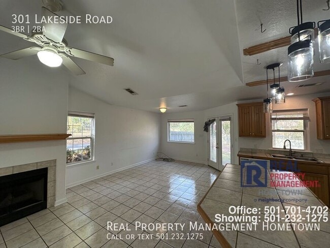 Photo - 301 Lakeside Rd