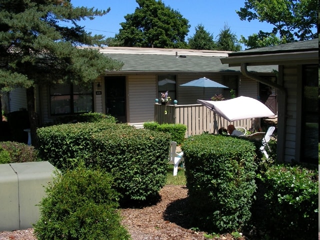 Acadia Court